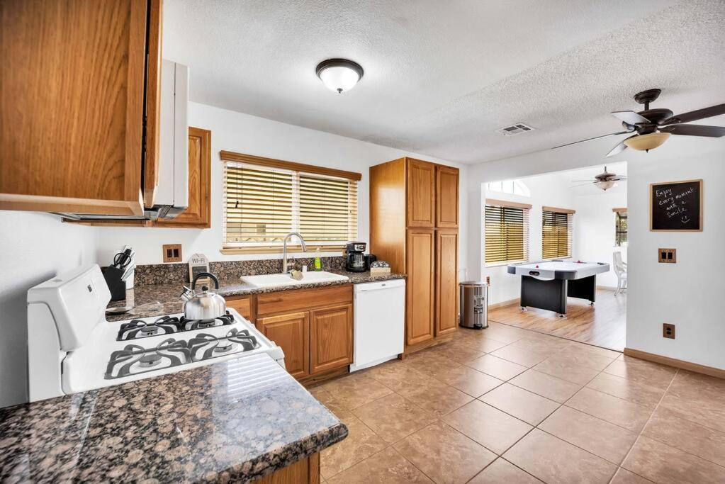 Centrally Located Spacious Vacation Hom 13 M Strip Las Vegas Buitenkant foto